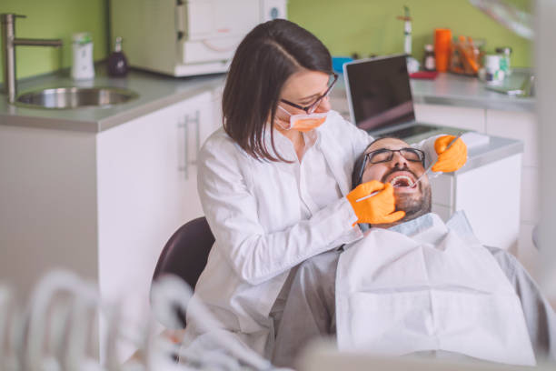 Best Weekend Emergency Dentist in Williamsburg, FL
